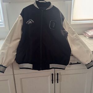 Boohoo Mens Black and Cream Varsity Jacket